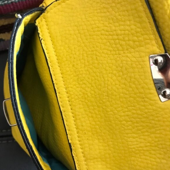 BUENO COLLECTION VINTAGE BRIGHT YELLOW TEXTURED 23" WEEKENDER OVERNIGHT TOTE BAG - Picture 8 of 16